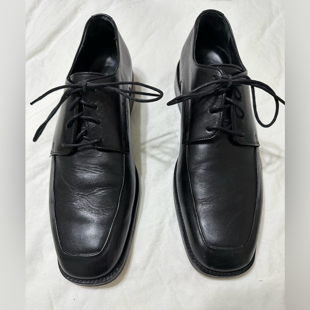 Black Banana Republic Thomas 8.5, good condition minor scratches toe area